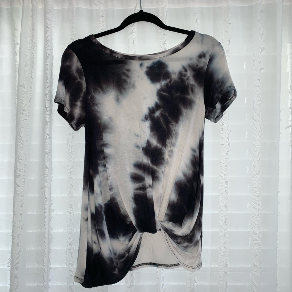🌼Tie-Dye T-Shirt🌼